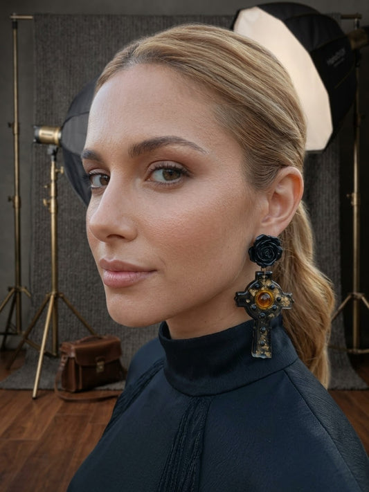 Detalle sobre modelo de pendientes Victoria Rosa Negra en estudio