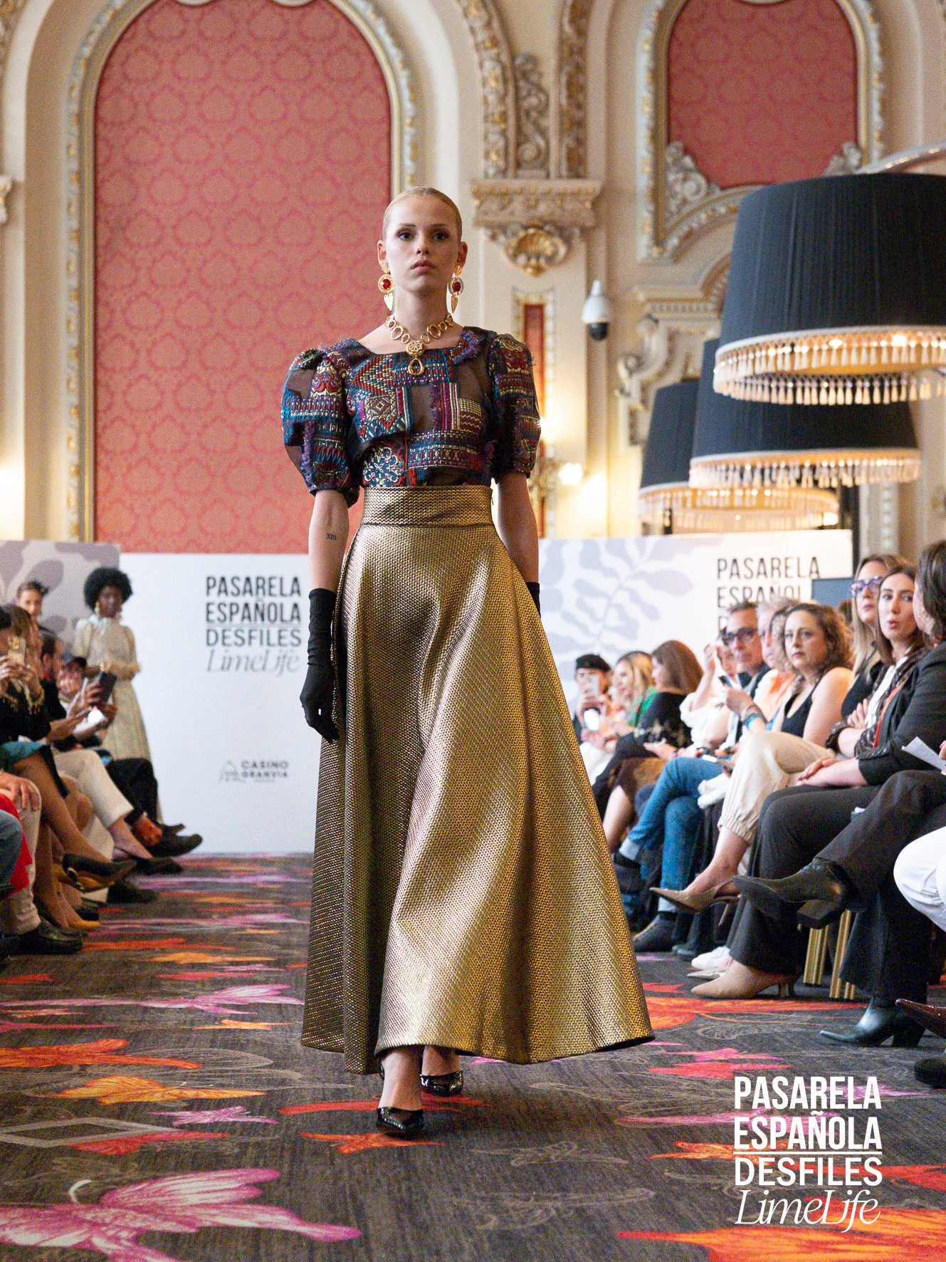 Falda Fantasía Dorada – Alta Costura · Colección Majestad - Julieth  