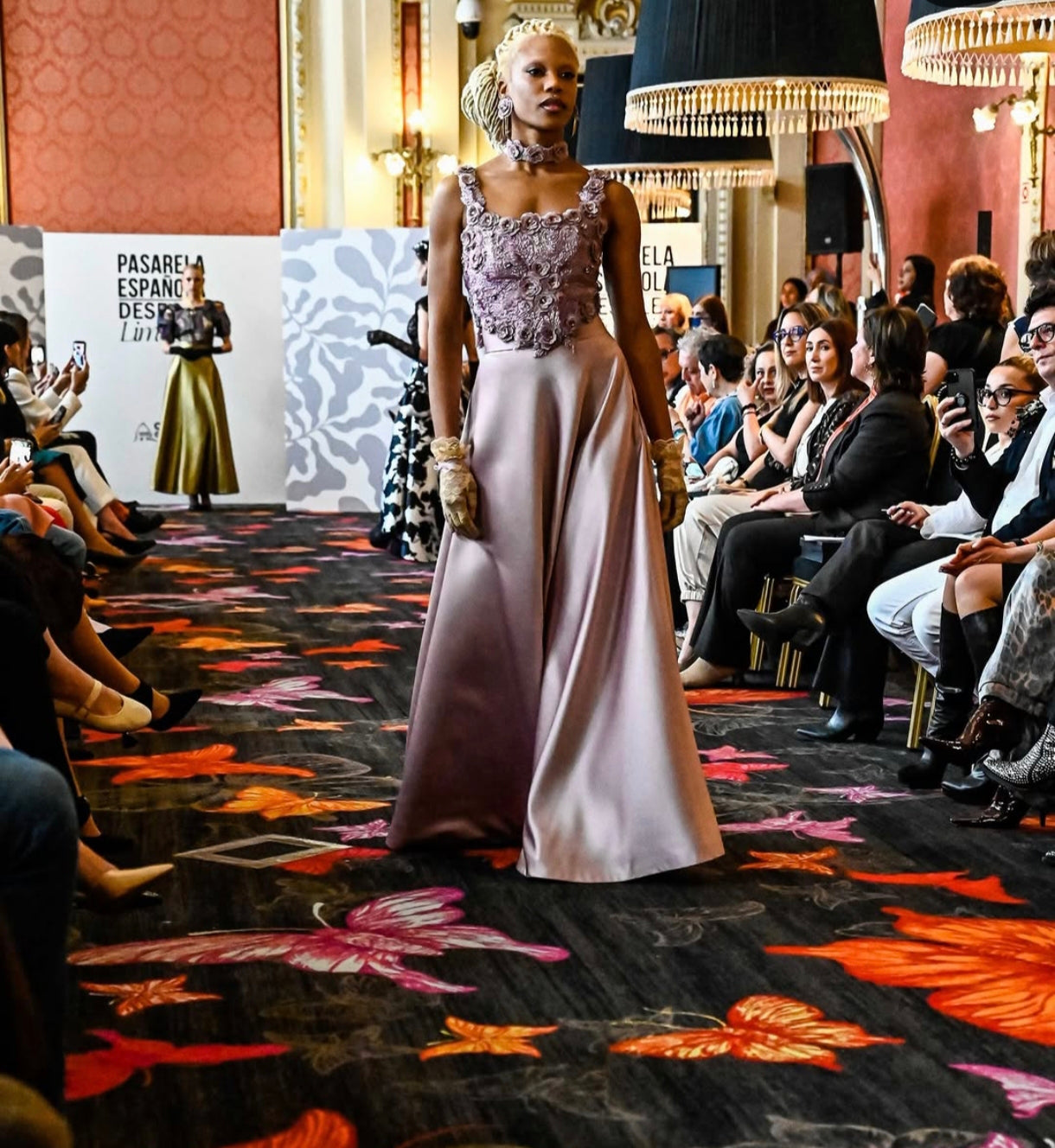 Falda, Corset, Choker y Pendientes – Alta Costura Julieth