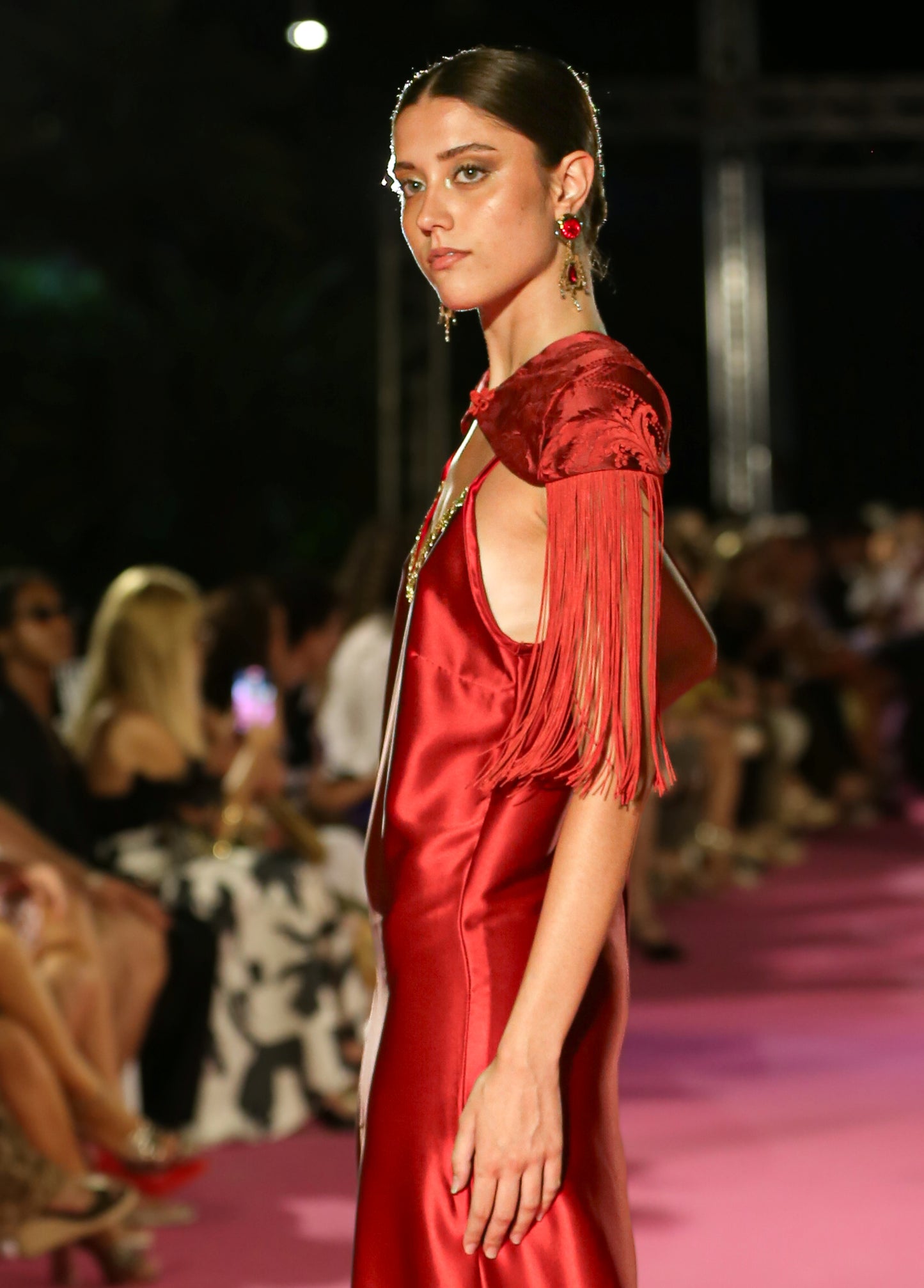 Conjunto Vestido Lencero Rojo y Capita Brocada Colección Mediterránea