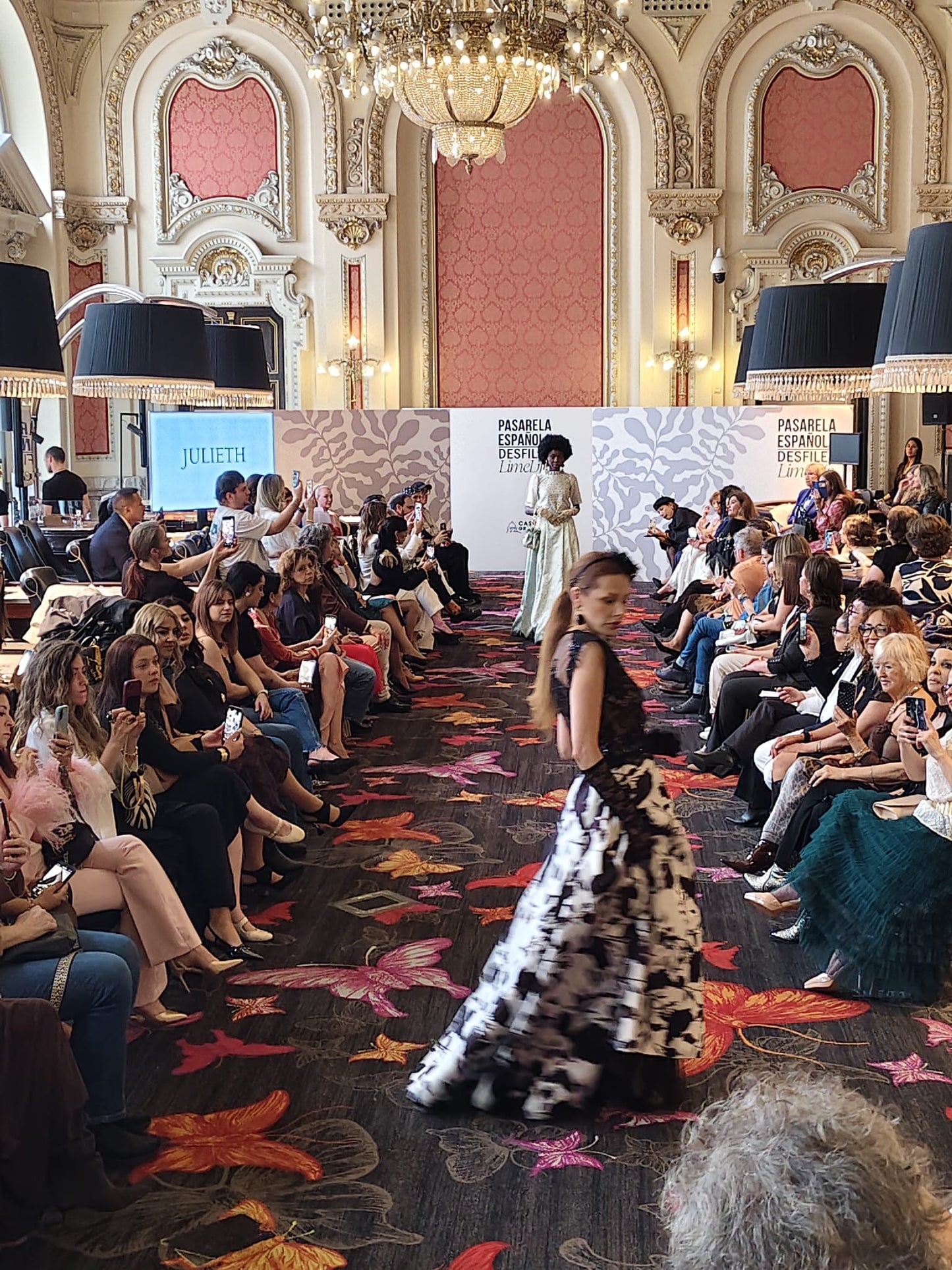 Falda de Seda – Alta Costura · Colección Majestad - Julieth  