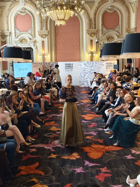 Blusa Brocada – Alta Costura · Colección Majestad - Julieth  