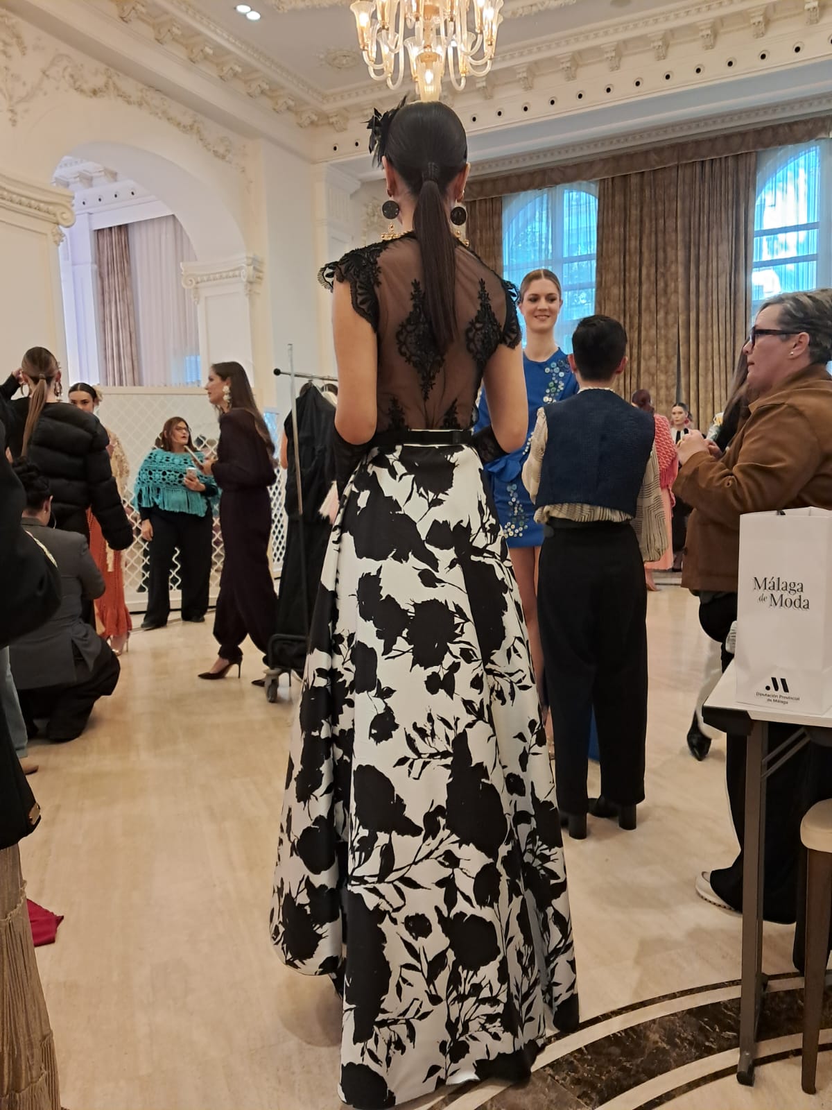 Blusa Brocada Sin Mangas – Alta Costura · Colección Majestad - Julieth  