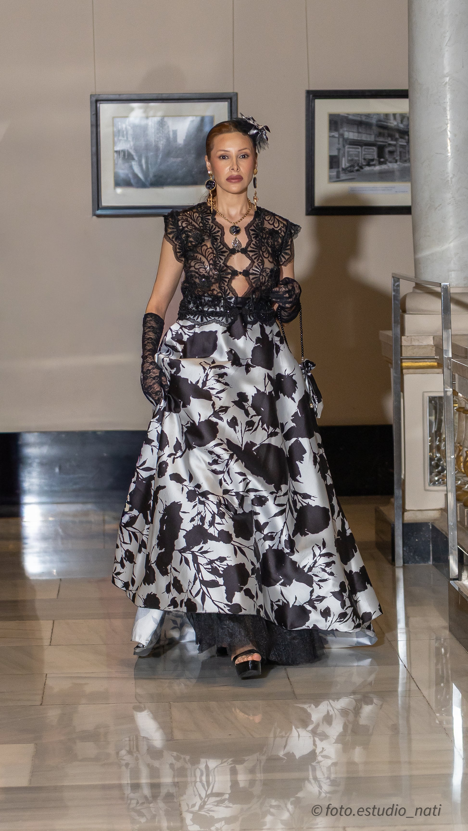 Blusa Brocada Sin Mangas – Alta Costura · Colección Majestad - Julieth  