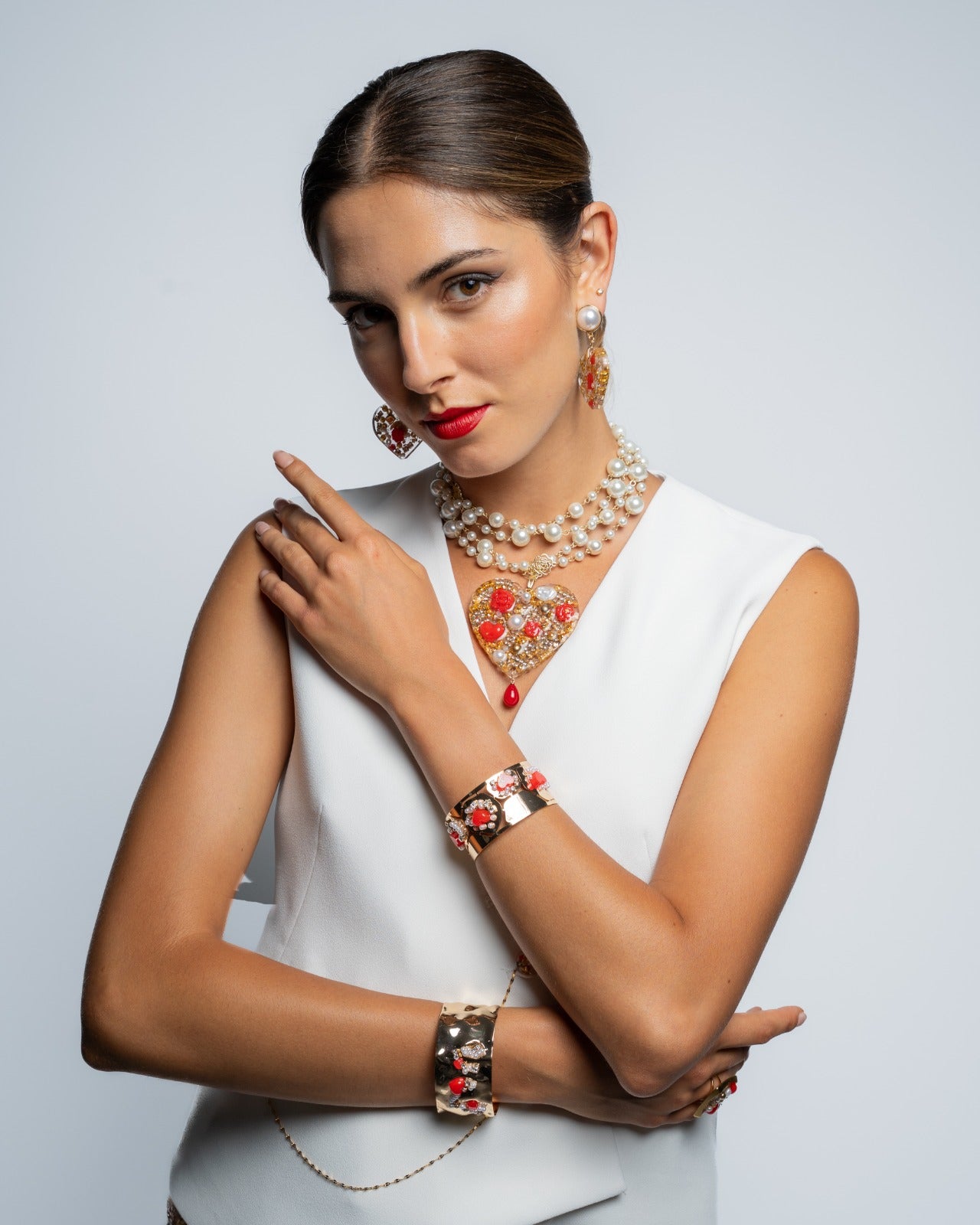 Conjunto Chaleco Blanco con Pantalon Blanco + Joyería Julieth