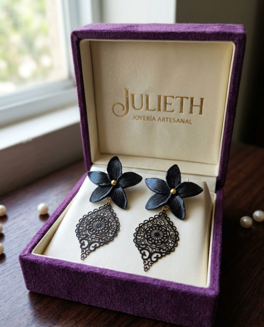 Pendientes de la Colección Mediterráneo Flores Negras - Julieth  