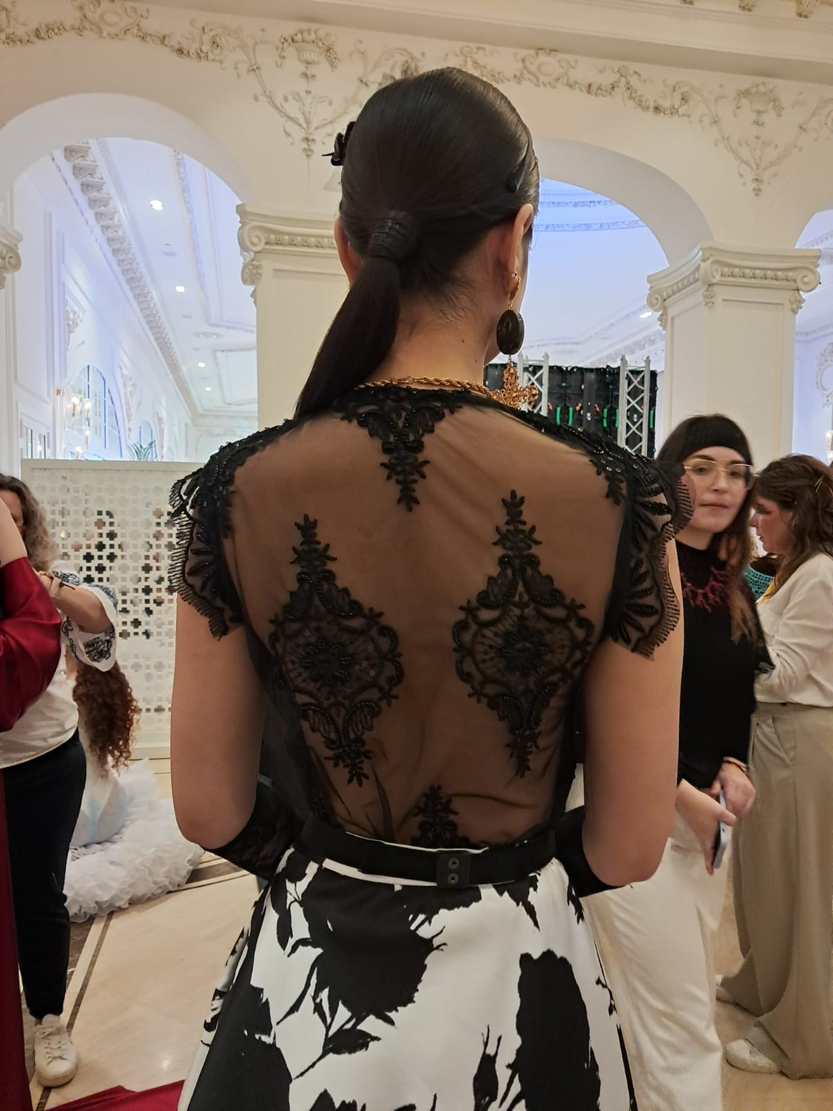 Blusa Brocada Sin Mangas – Alta Costura · Colección Majestad - Julieth  