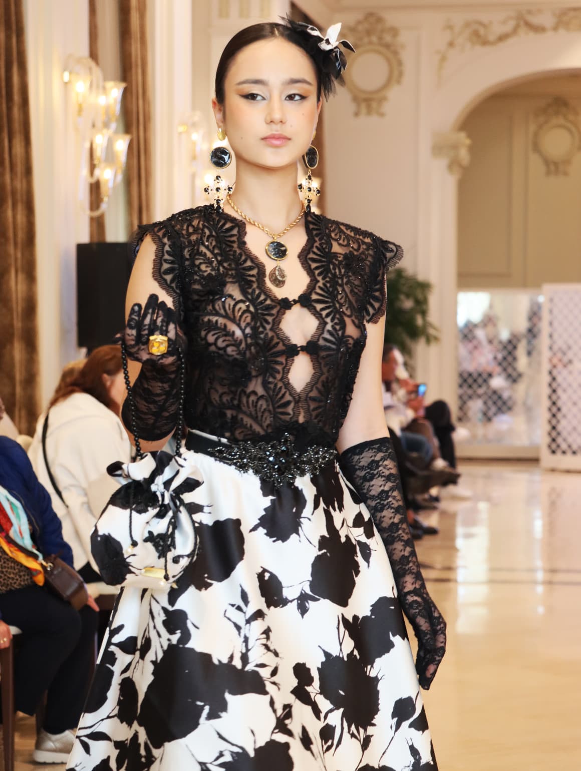 Blusa Brocada Sin Mangas – Alta Costura · Colección Majestad - Julieth  